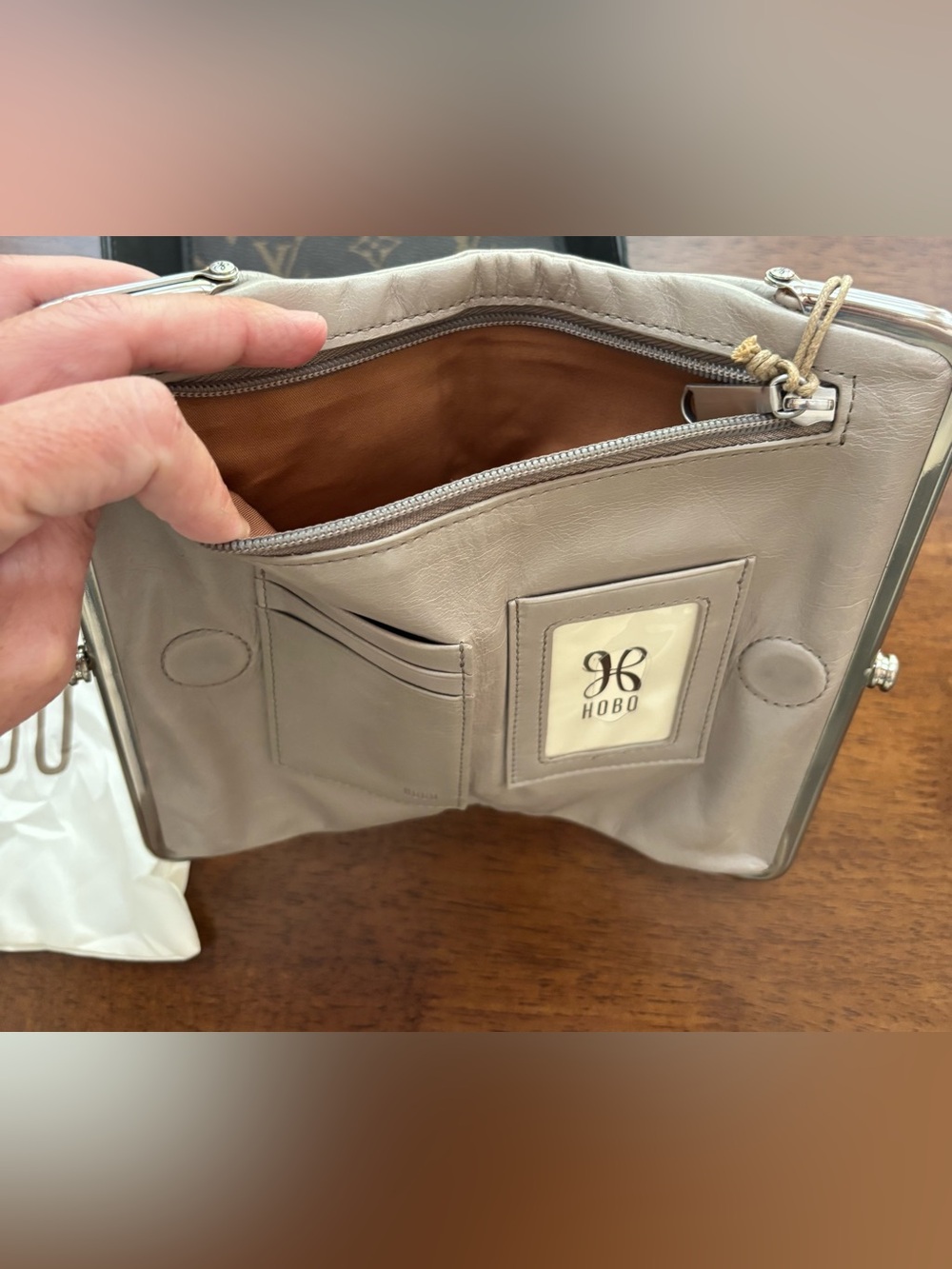 HOBO LAUREN CLUTCH WALLET- Color: DRIFTWOOD-BNWT and Hobo Dust-bag - Picture 7 of 13
